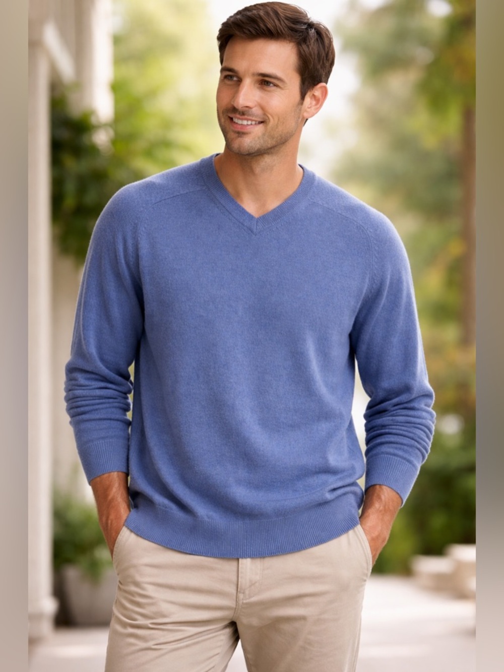 Giasson Men's V-Neck 2 Ply cashmere Sweater in Periwinkle Blue